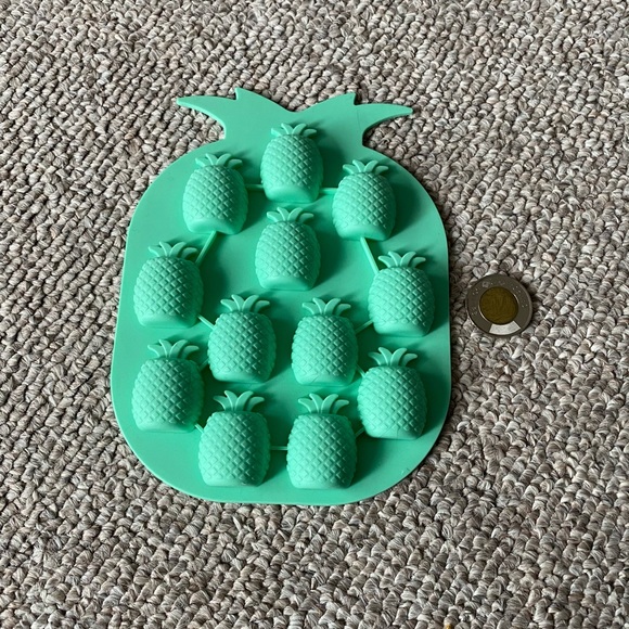 Sea foam Green Pineapple Icecube Tray, Silicone - Picture 2 of 4